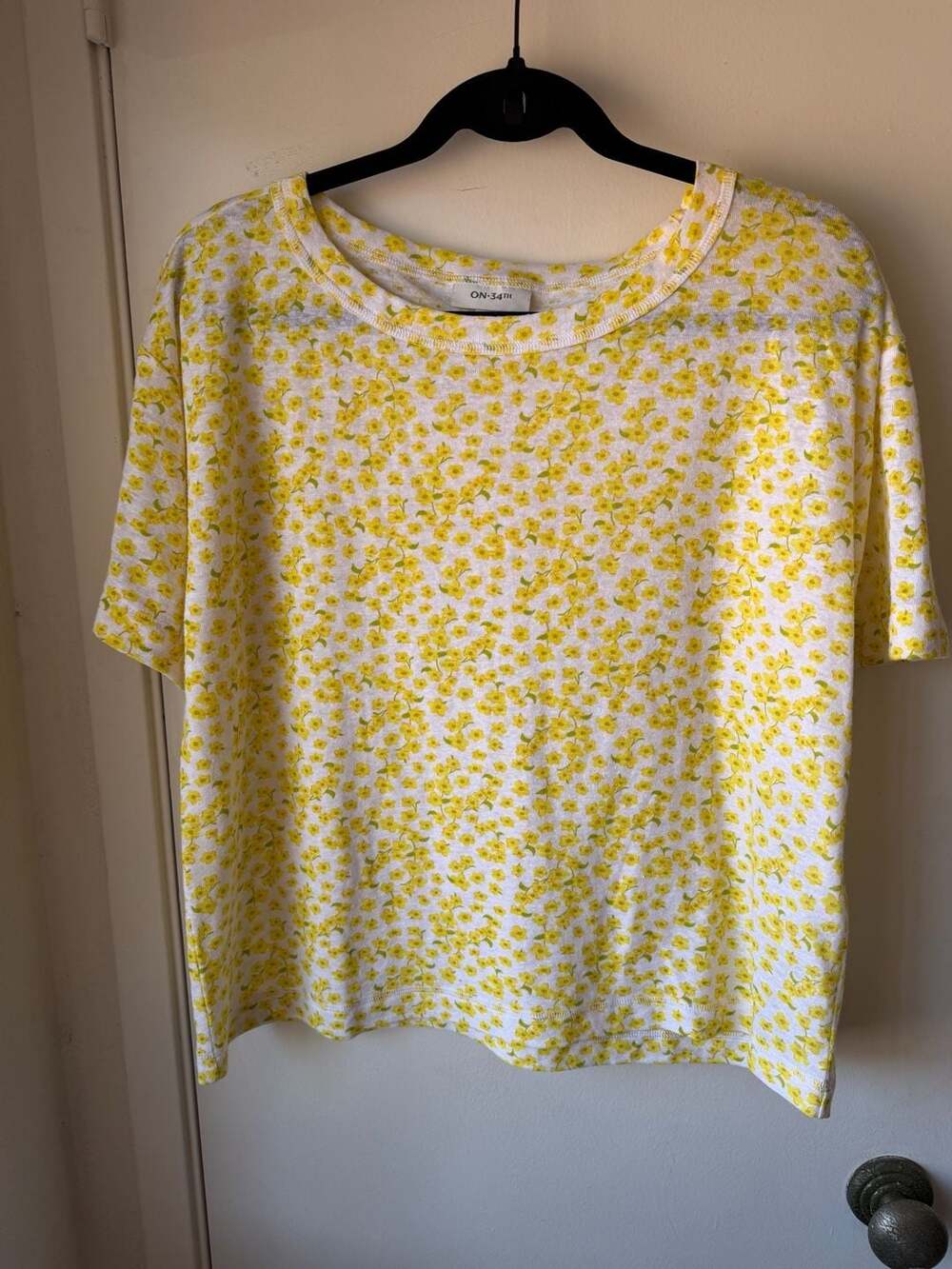 ON·34TH Yellow Floral Scoop Neck Short Sleeve T-Shirt Size M